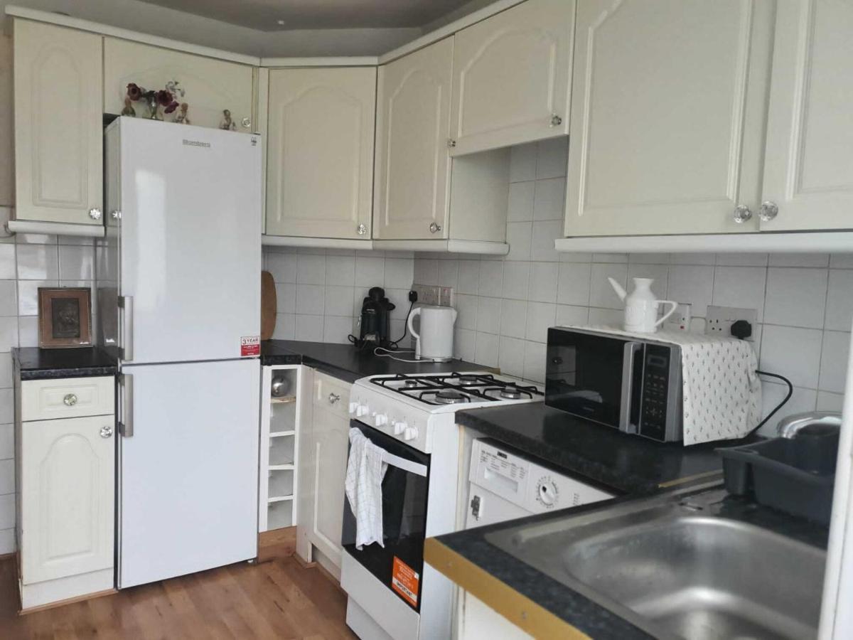 Grey Double Bedroom 런던 외부 사진
